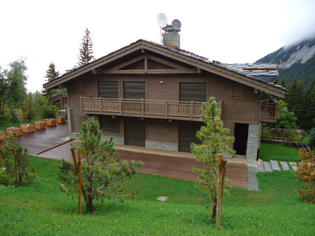 Construction de chalets de montagne avec garages enterrés